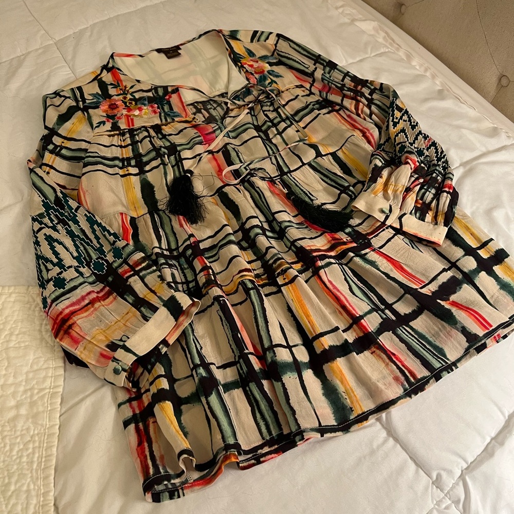 Anthropologie blouse Size M.  Worn one time!  In great condition.